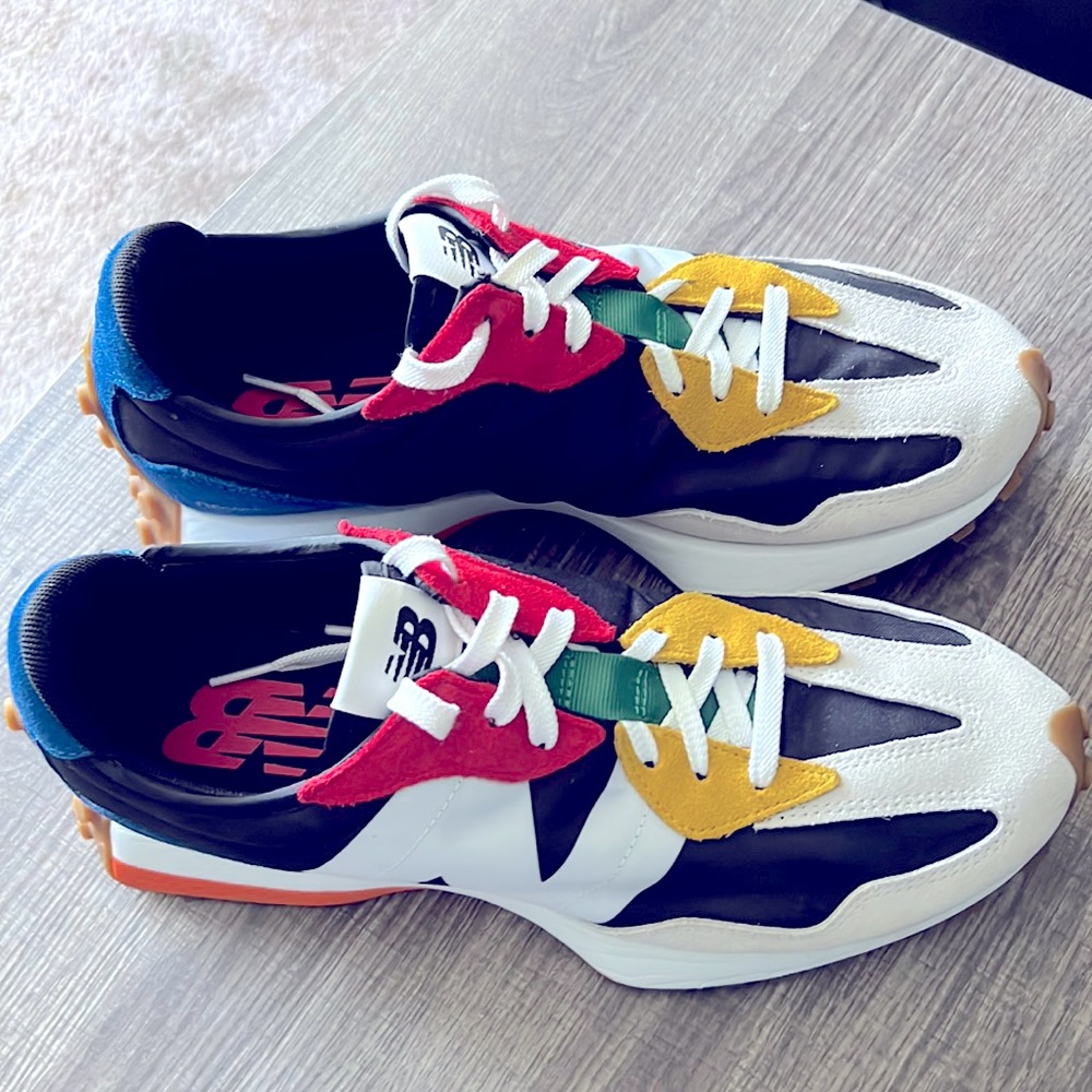 New Balance 327 Mins shoes size 11 - Multi Color